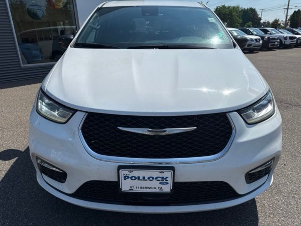 Used 2025 Chrysler Pacifica Select Minivan/Van