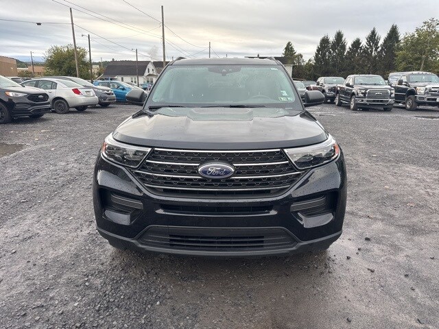 2023 Ford Explorer XLT photo 2