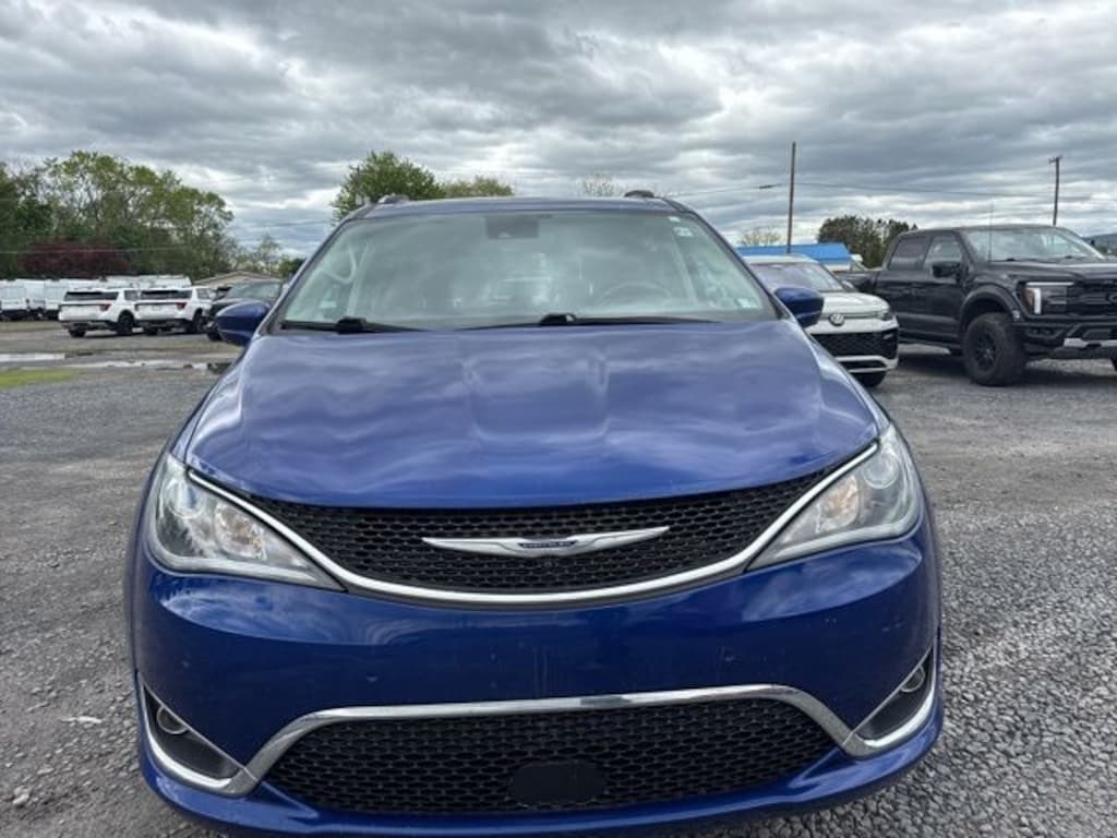 Certified 2020 Chrysler Pacifica Touring L Minivan/Van