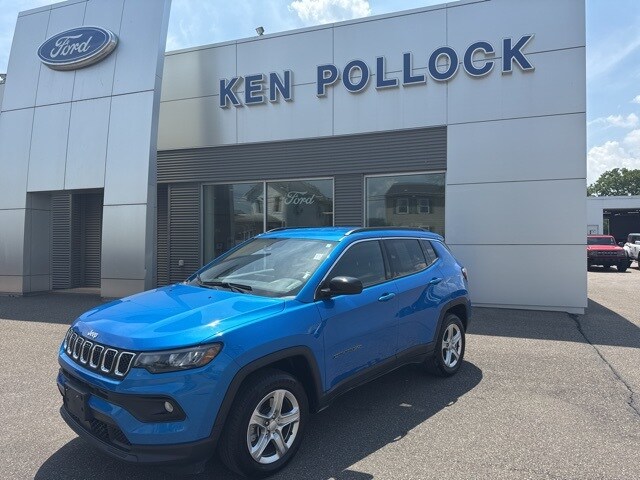 2024 Jeep Compass Latitude photo 2