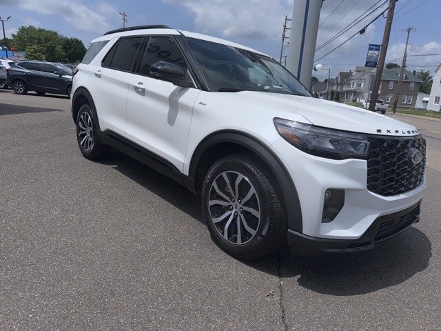 2025 Ford Explorer ST-Line photo 3