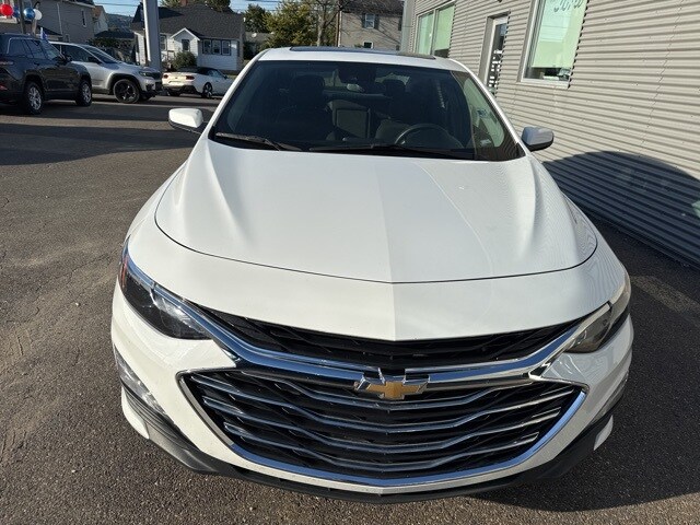 2024 Chevrolet Malibu 1LT photo 3