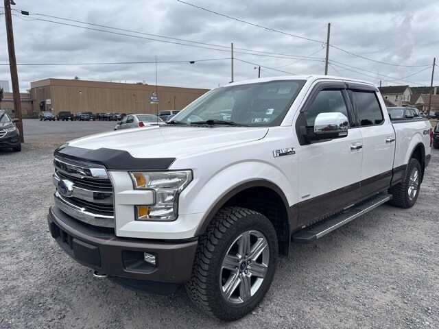 2016 Ford F-150 Lariat photo 2