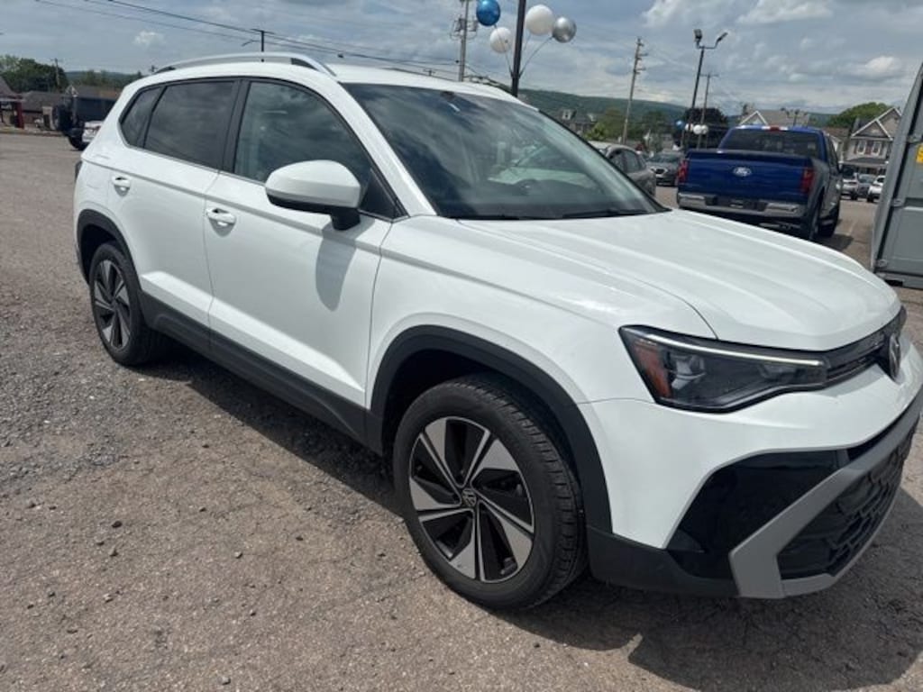 Certified 2025 Volkswagen Taos 1.5T SE SUV