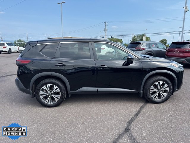 2022 Nissan Rogue SV photo 4