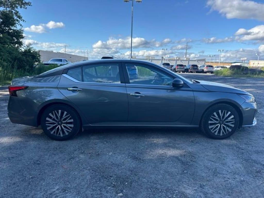 Certified 2025 Nissan Altima 2.5 SV Sedan