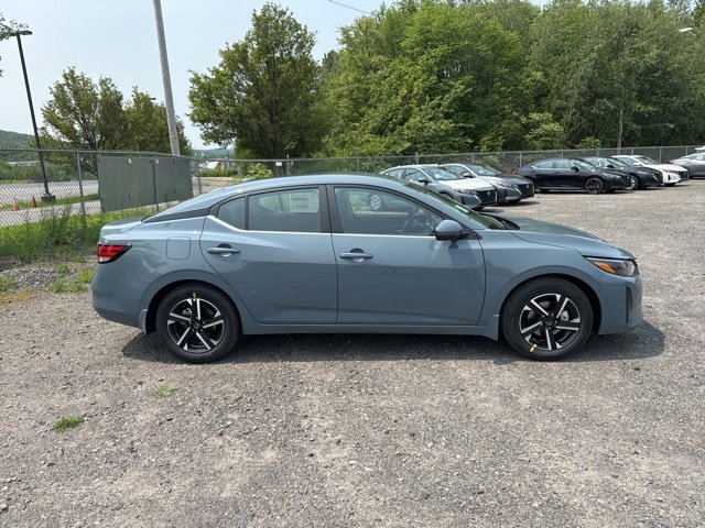 2025 Nissan Sentra SV photo 4