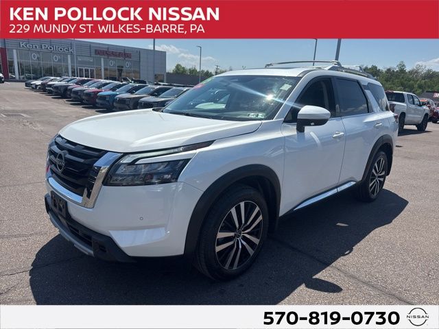 2025 Nissan Pathfinder Platinum 4WD's photo