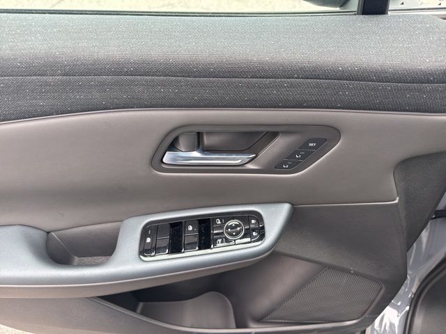 2026 Nissan LEAF Platinum+ - Photo 13