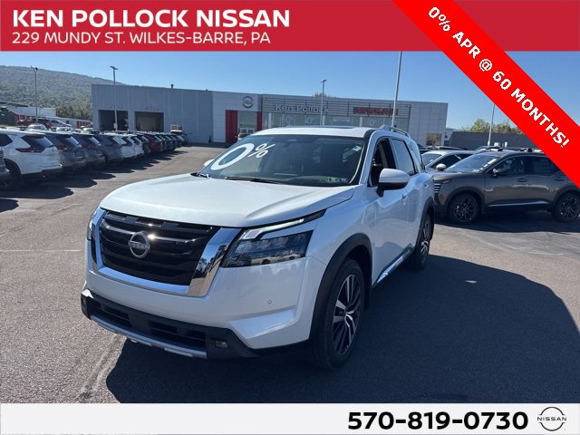 2025 Nissan Pathfinder Platinum's photo