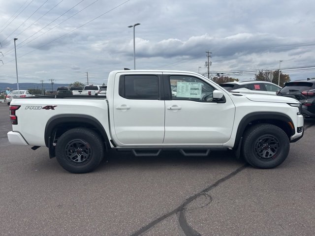 2026 Nissan Frontier PRO-4X Crew Cab photo 2