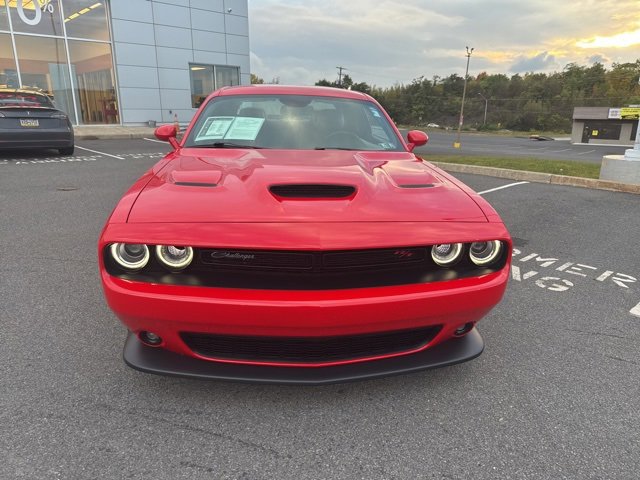 2022 Dodge Challenger R/T Scat Pack photo 2