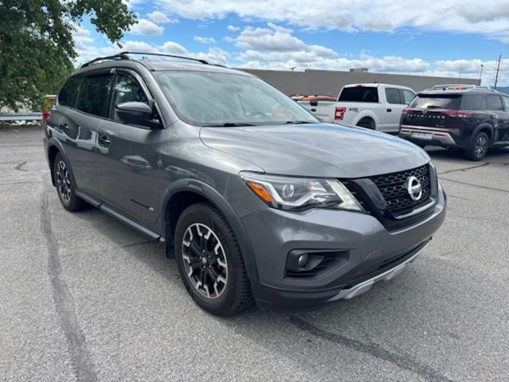 Used 2020 Nissan Pathfinder SL SUV