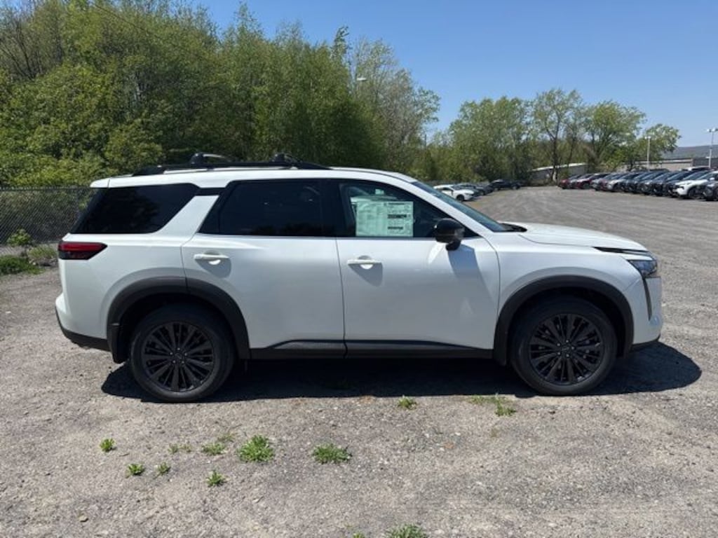 New 2026 Nissan Pathfinder SL SUV