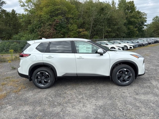 2026 Nissan Rogue SV photo 4