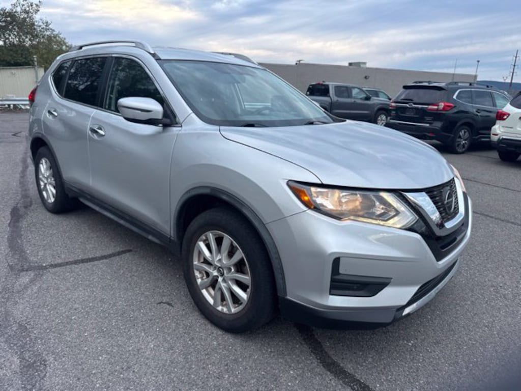 Used 2018 Nissan Rogue SV SUV