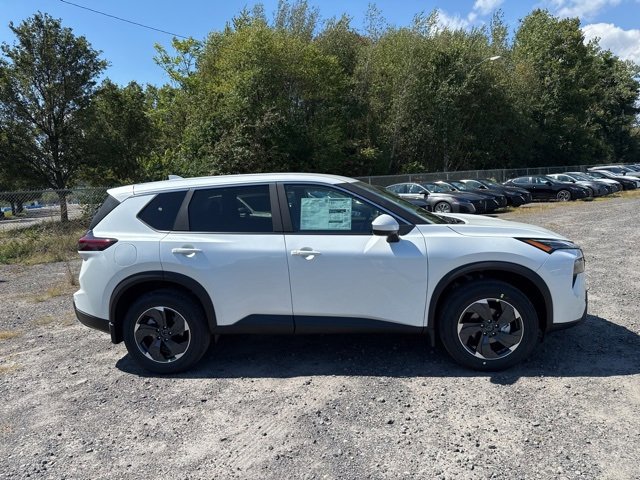 2026 Nissan Rogue SV photo 4