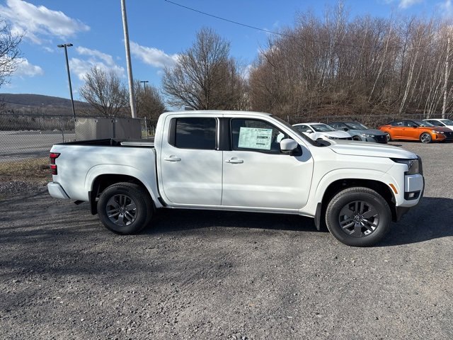 2025 Nissan Frontier SV Crew Cab photo 2