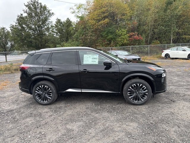 2026 Nissan Rogue Platinum photo 4
