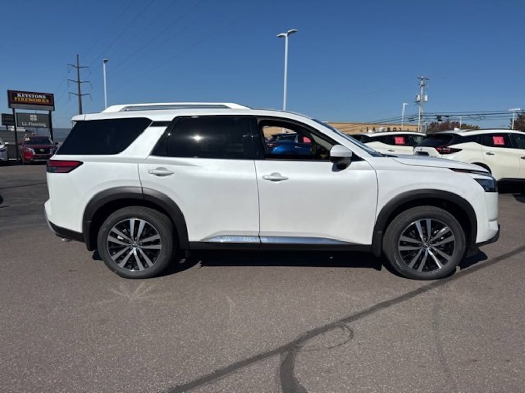 New 2025 Nissan Pathfinder Platinum Platinum 4WD