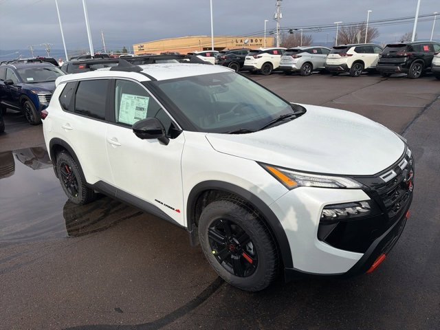 2026 Nissan Rogue SV photo 4