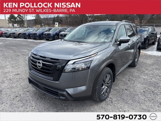 2025 Nissan Pathfinder SV's photo