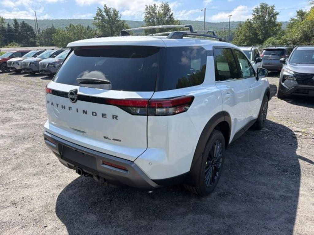 New 2026 Nissan Pathfinder SL SUV