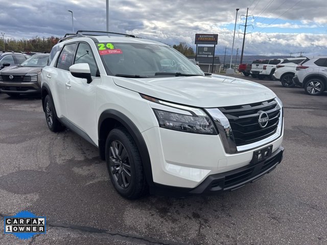 2024 Nissan Pathfinder SV photo 2