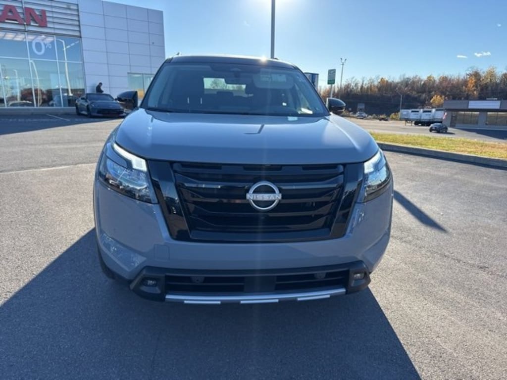 New 2025 Nissan Pathfinder Platinum Platinum 4WD