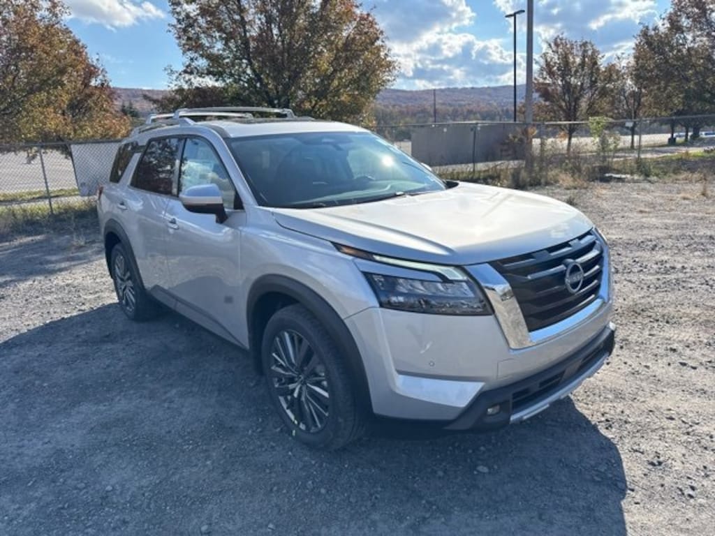 New 2025 Nissan Pathfinder SL SL 4WD
