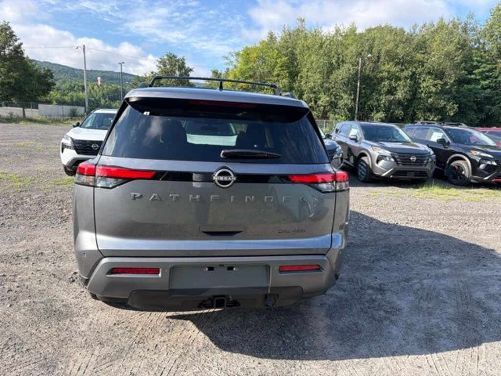 New 2026 Nissan Pathfinder SL SUV