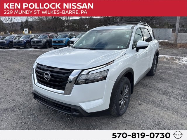 2025 Nissan Pathfinder SV's photo