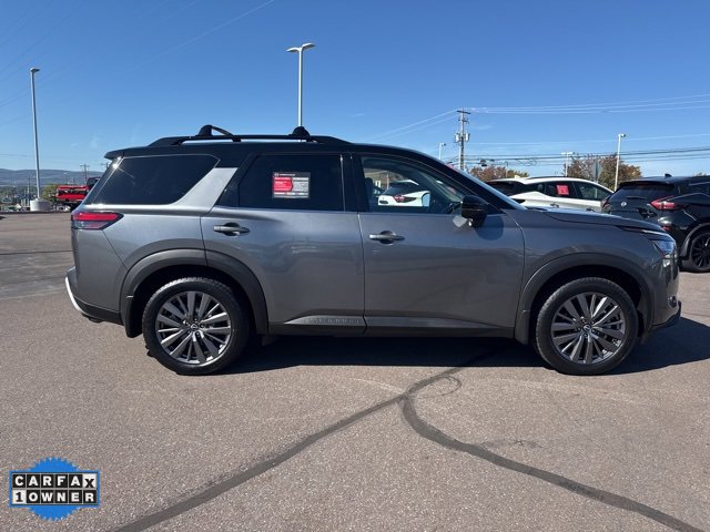 2024 Nissan Pathfinder SL photo 3