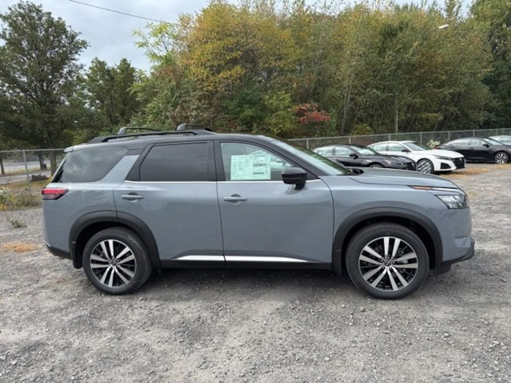 New 2025 Nissan Pathfinder Platinum Platinum 4WD