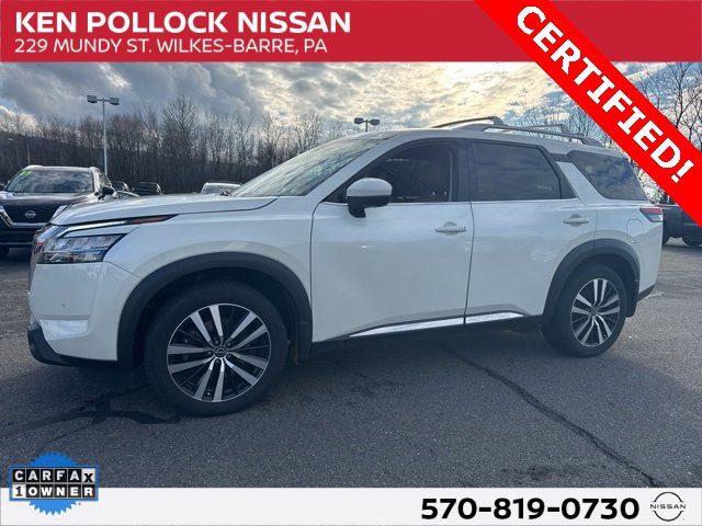 2023 Nissan Pathfinder Platinum's photo