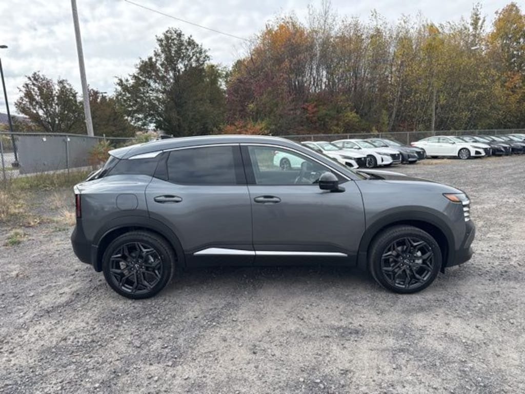 New 2026 Nissan Kicks SR SUV