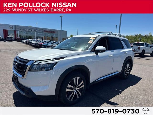 2025 Nissan Pathfinder Platinum 4WD's photo