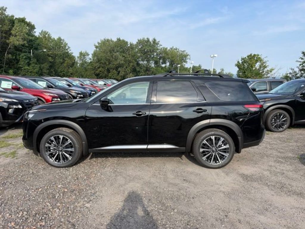New 2026 Nissan Pathfinder Platinum SUV