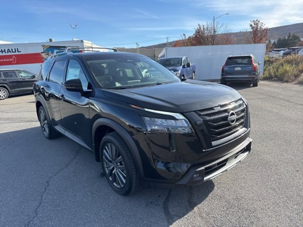 New 2025 Nissan Pathfinder SL SL 4WD