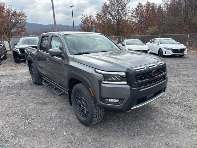 2026 Nissan Frontier PRO-4X Crew Cab photo 3