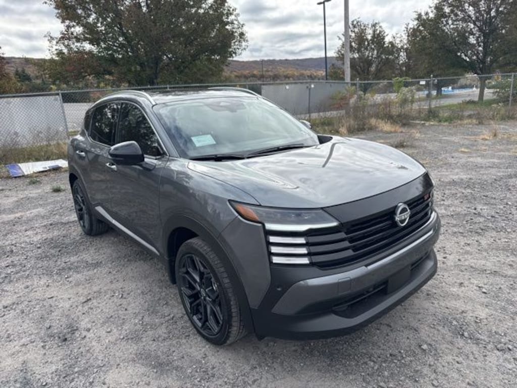 New 2026 Nissan Kicks SR SUV