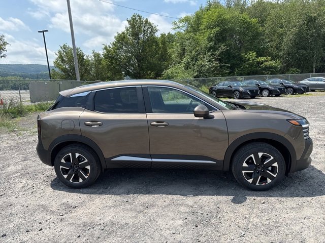 2025 Nissan Kicks SV photo 4
