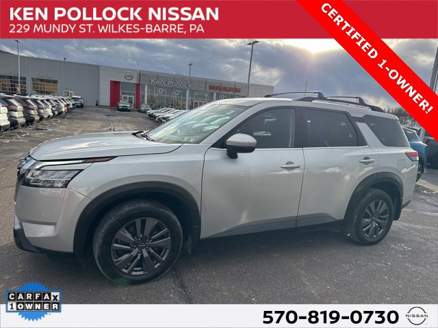 2022 Nissan Pathfinder SV's photo