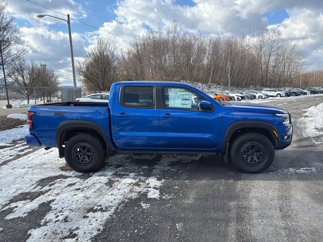 2025 Nissan Frontier PRO-4X Crew Cab photo 4
