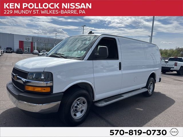 2024 Chevrolet Express 2500 Work Van HD's photo