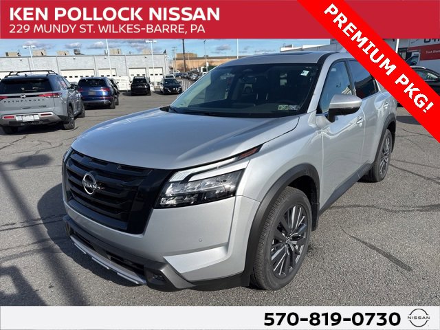 2025 Nissan Pathfinder SL's photo