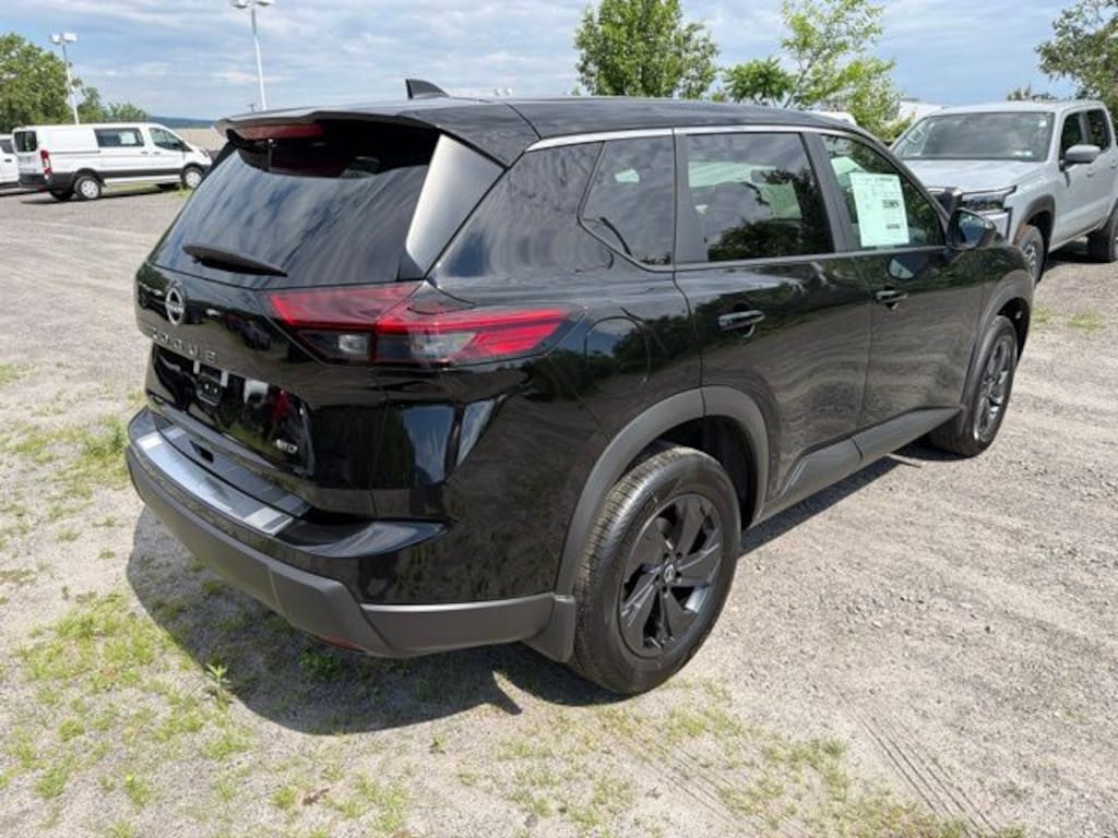 New 2026 Nissan Rogue SV SUV