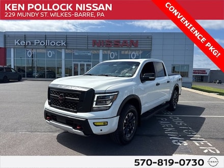 2024 Nissan Titan PRO-4X 4x4 Crew Cab PRO-4X