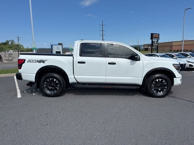2024 Nissan Titan PRO-4X photo 2