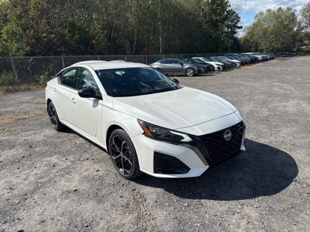 New 2025 Nissan Altima SR SR AWD